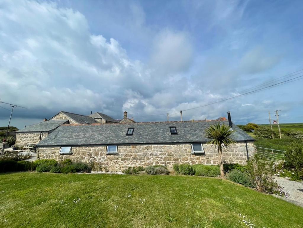 Trengothal Barn Porthcurno Exterior foto