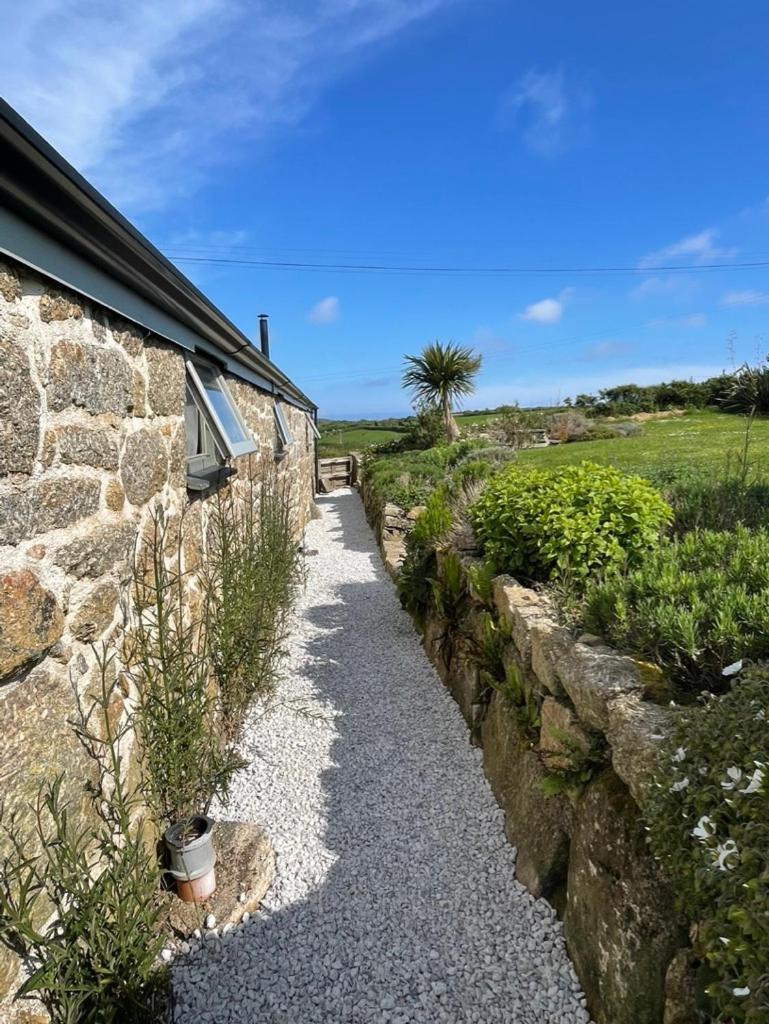 Trengothal Barn Porthcurno Exterior foto