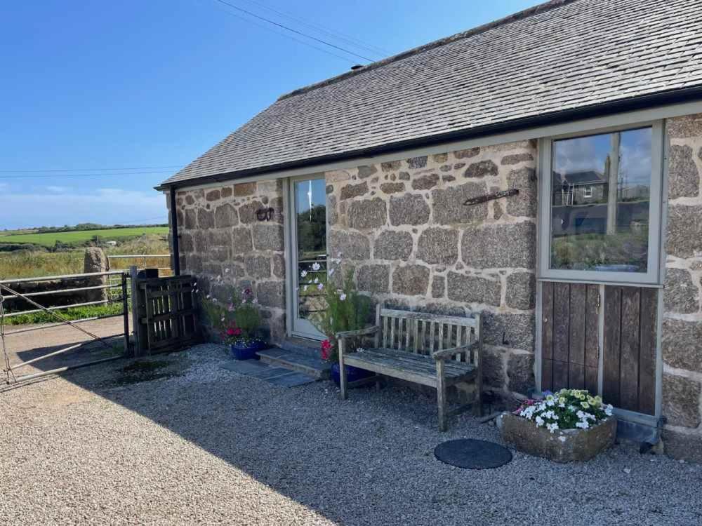 Trengothal Barn Porthcurno Exterior foto